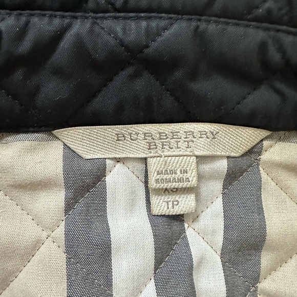 classic quilted burberry jacket - Picture 5 of 8